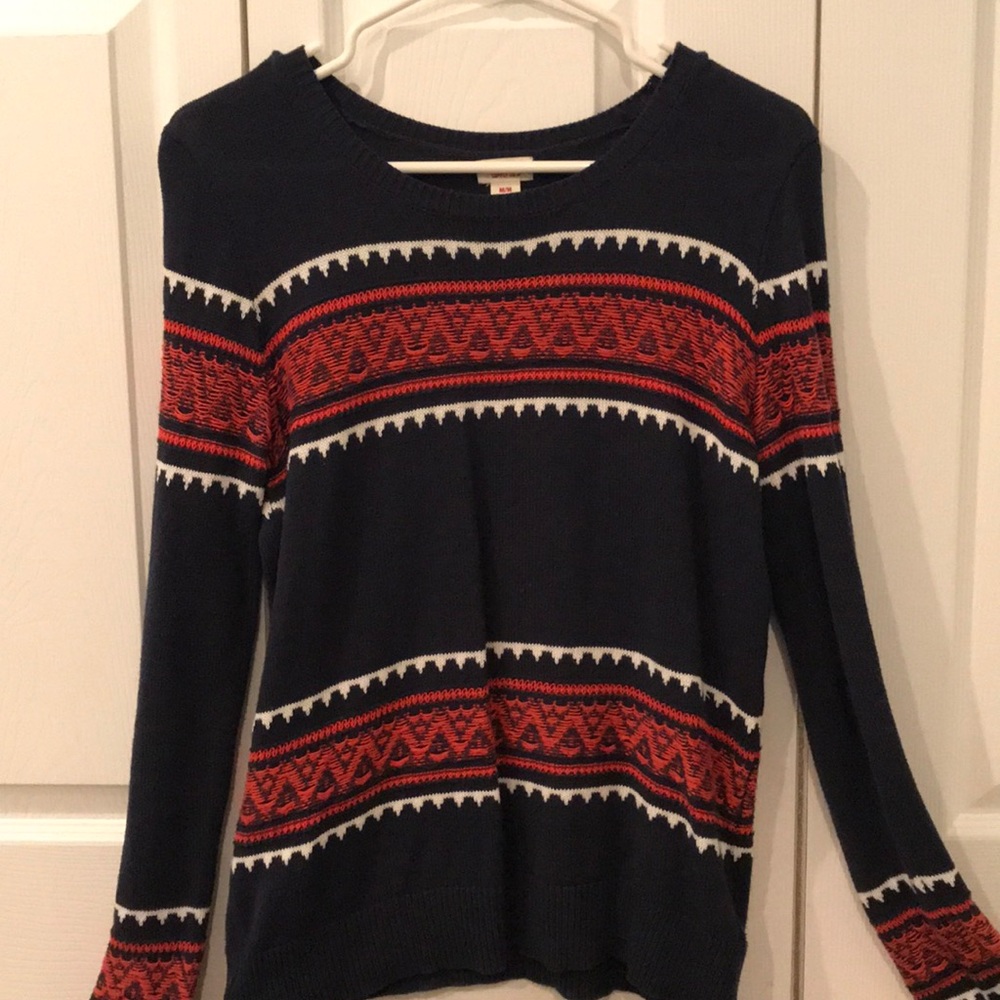 super cute sweater😍